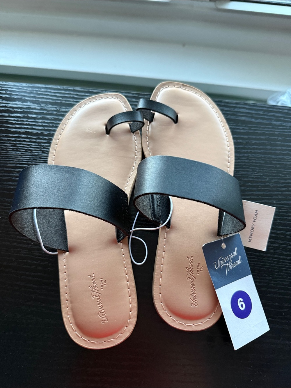 Universal Thread Black and Tan Toe-Ring Slide Sandals